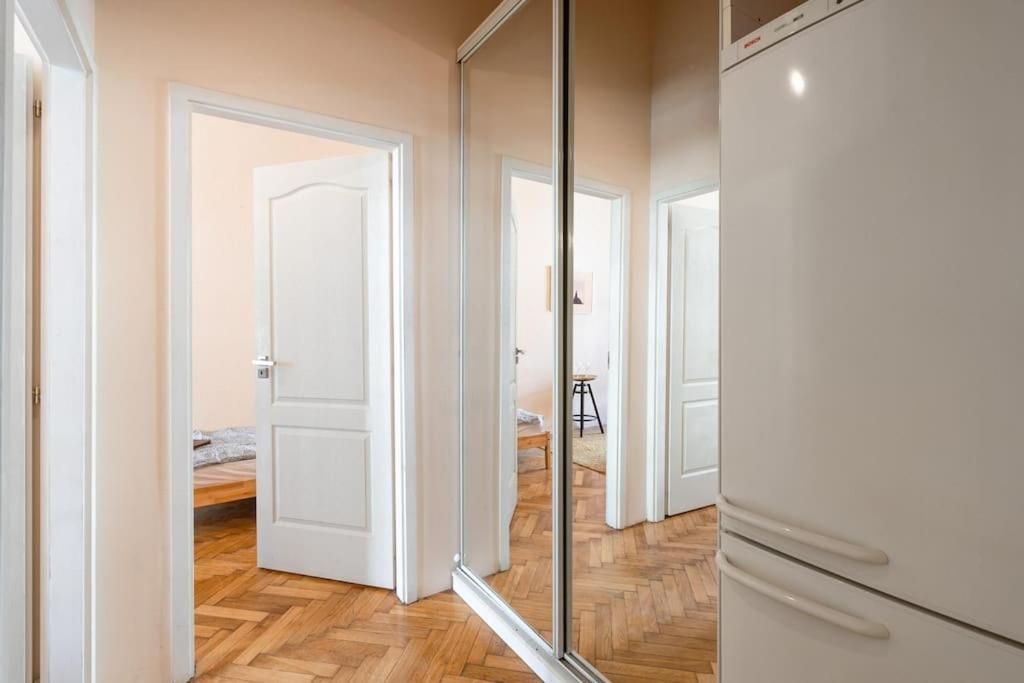 Free Parking Chain Bridge 4ppl, 2bdrm, Wifi, Smart Tv, Ac Appartement