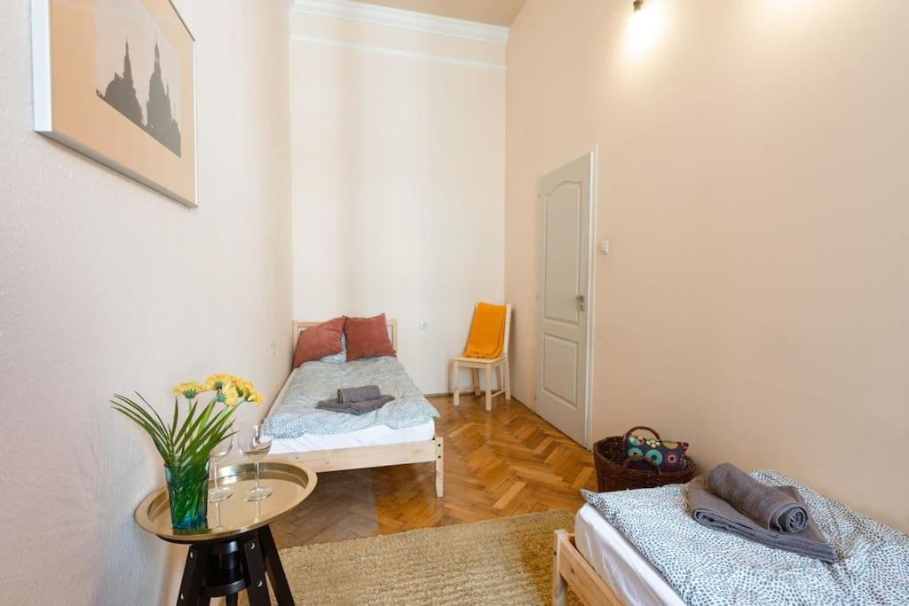 Free Parking Chain Bridge 4ppl, 2bdrm, Wifi, Smart Tv, Ac Appartement Boedapest